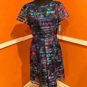 TAHARI Arthur S Levine Dress.  Size 8 100% polyester spandex lining